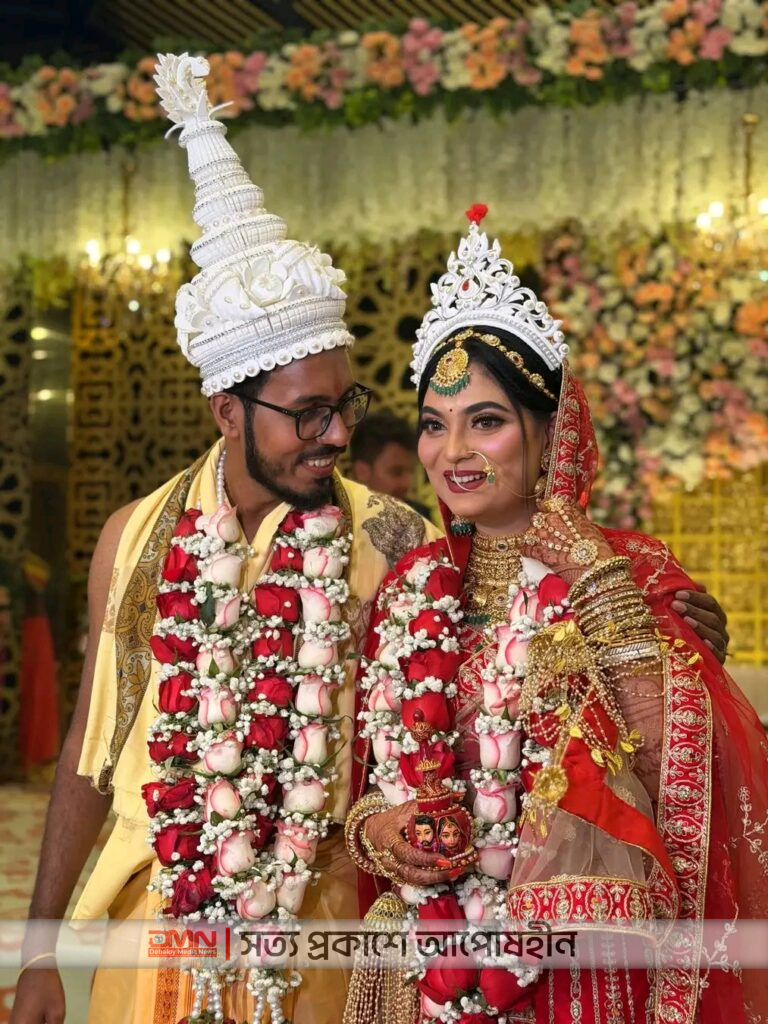 বিয়ের অনুষ্ঠানে কনে সাজে জনপ্রিয় উপস্থাপিকা স্মিতা চৌধুরী।