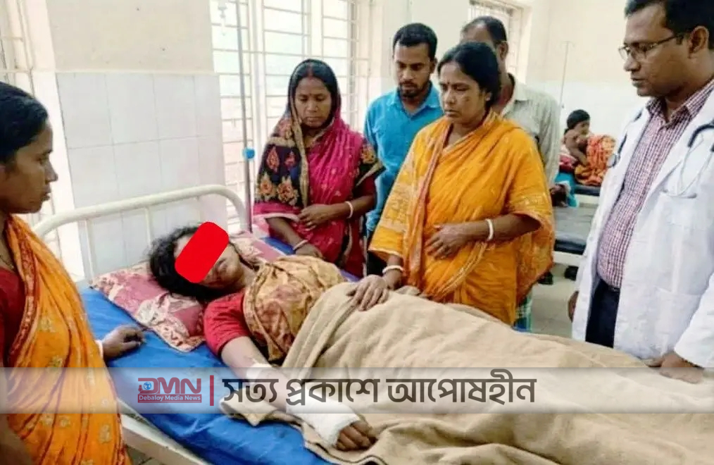 তজুমদ্দিনে নির্যাতনের শিকার তরুণী বর্তমানে ভোলা সদর হাসপাতালে চিকিৎসাধীন।
