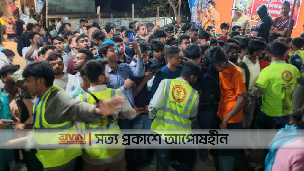 চন্দ্রনাথ ধামে আগত ভক্তদের সেবায় নিয়োজিত বাংলাদেশ হিন্দু মহাসংঘের স্বেচ্ছাসেবক টিম।